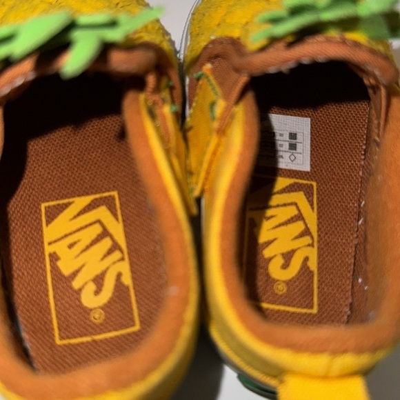 Vans 3D Pineapple Slip-On Sneakers Size 4 infant - Picture 5 of 5